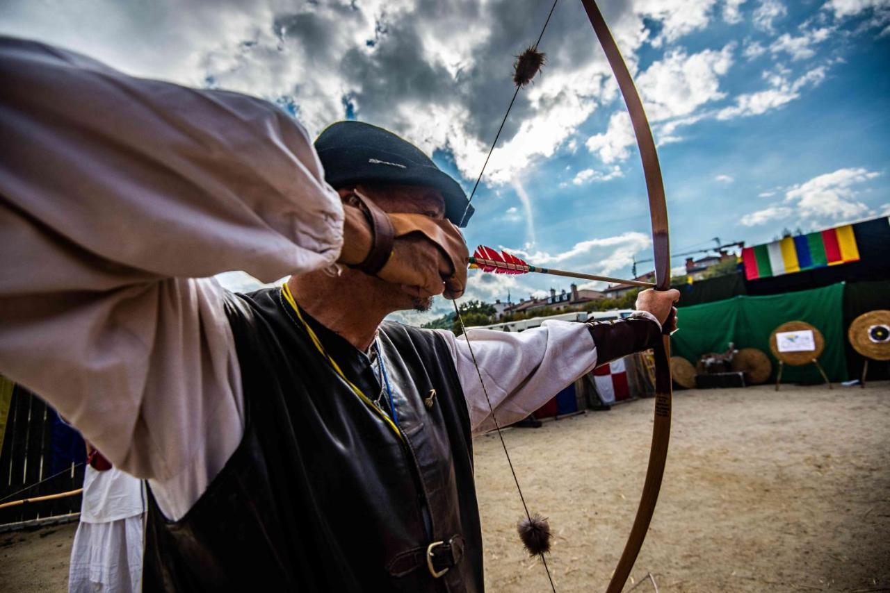 Les Apparts Du Vignal De Cheyrac Polignac  Esterno foto